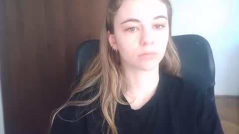Snapshot of ariacreazy chatting on 06-16-26, 06:27 AriaCreazy online show from 06-16-26, 06:27