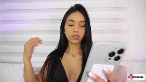 Snapshot of ariadna5 chatting on 09-25-25, 07:45 ARIADNA online show from 09-25-25, 07:45