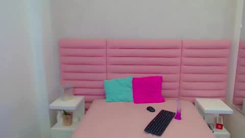 Snapshot of ariadna_princes chatting on 02-01-25, 04:14 ARIADNA online show from 02-01-25, 04:14