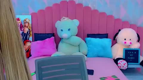 Snapshot of ariadna_princes chatting on 11-25-25, 05:18 ARIADNA online show from 11-25-25, 05:18