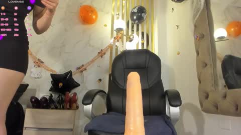 aria  online show from 10-22-25, 07:35