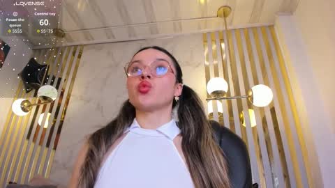 aria  online show from 11-21-25, 07:34