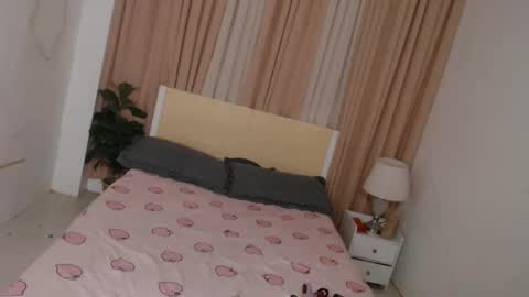 Christine  JorgensenChristmas wish breasts implants  online show from 02-02-25, 07:09