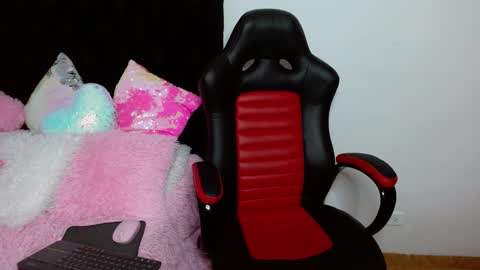 Snapshot of ariana_28 chatting on 01-19-25, 03:21 Ariana lvarez online show from 01-19-25, 03:21