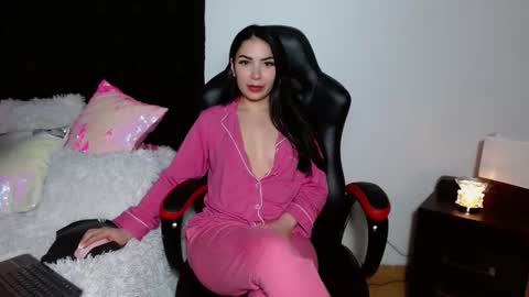 Snapshot of ariana_28 chatting on 10-12-25, 12:26 Ariana lvarez online show from 10-12-25, 12:26