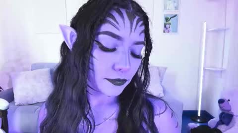 Snapshot of ariana_bae_ chatting on 10-31-25, 12:55 online show from 10-31-25, 12:55