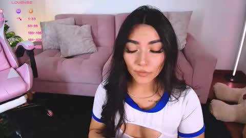 Snapshot of ariana_bae_ chatting on 11-25-25, 12:21 online show from 11-25-25, 12:21