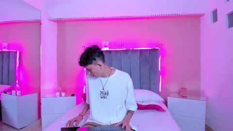 ariana_cri_x online show from 08-05-26, 01:25