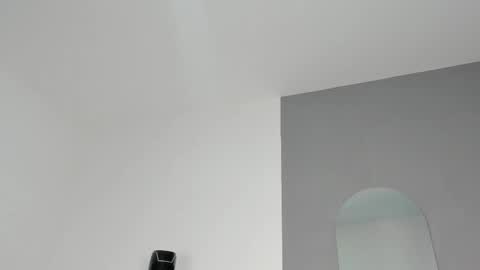 ariana_nix online show from 03-13-26, 08:26