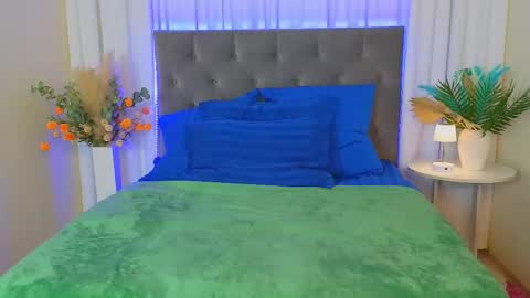 Snapshot of ariana_petite chatting on 02-23-26, 11:57 Ariana online show from 02-23-26, 11:57