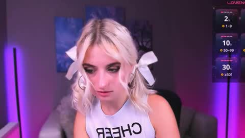 Snapshot of ariana_ross7 chatting on 09-22-25, 02:02 ariana_ross7 online show from 09-22-25, 02:02