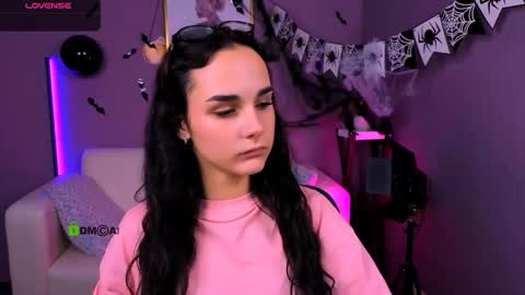 Snapshot of ariana_ross7 chatting on 10-25-25, 07:08 ariana_ross7 online show from 10-25-25, 07:08