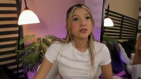 Ariana  online show from 06-22-26, 01:52