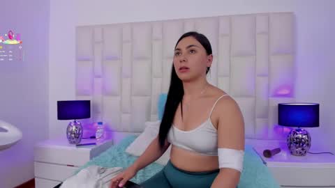 Snapshot of ariana_rouse_ chatting on 03-04-25, 10:27 ariana online show from 03-04-25, 10:27