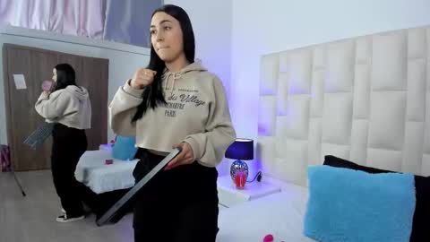 Snapshot of ariana_rouse_ chatting on 10-06-25, 05:21 ariana online show from 10-06-25, 05:21