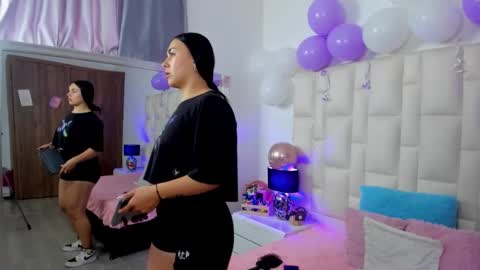 Snapshot of ariana_rouse_ chatting on 11-06-25, 04:52 ariana online show from 11-06-25, 04:52