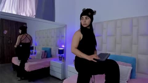 Snapshot of ariana_rouse_ chatting on 11-29-25, 05:38 ariana online show from 11-29-25, 05:38