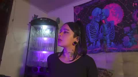 ariana_whitee online show from 07-18-26, 07:23