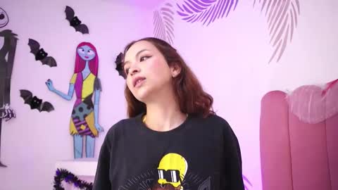 Snapshot of arianaa_jones chatting on 10-23-25, 02:05 online show from 10-23-25, 02:05