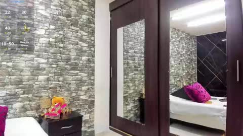 Snapshot of arianaablack chatting on 02-21-25, 12:17 Ariana online show from 02-21-25, 12:17