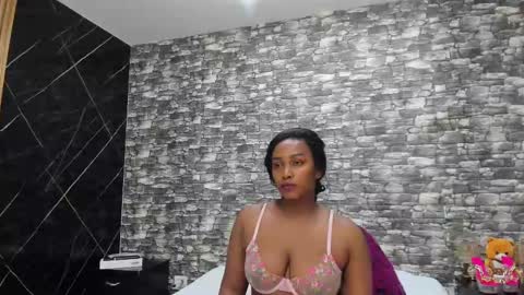 Snapshot of arianaablack chatting on 03-05-25, 12:11 Ariana online show from 03-05-25, 12:11