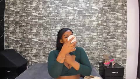 Snapshot of arianaablack chatting on 11-13-25, 11:53 Ariana online show from 11-13-25, 11:53