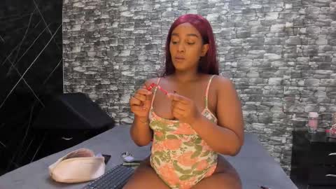 Snapshot of arianaablack chatting on 11-26-25, 12:39 Ariana online show from 11-26-25, 12:39