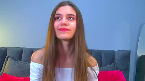 Snapshot of arianaallens chatting on 11-25-25, 06:35 Ariana online show from 11-25-25, 06:35