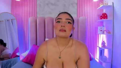 Snapshot of arianarougee chatting on 06-23-26, 03:04 ArianaRougee online show from 06-23-26, 03:04
