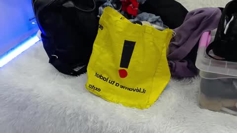 Snapshot of arianasantana chatting on 10-29-25, 01:02 Ari online show from 10-29-25, 01:02