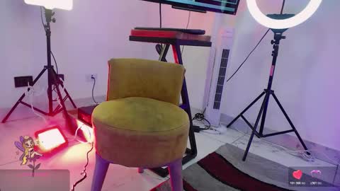 Snapshot of arianasantana chatting on 11-18-25, 12:53 Ari online show from 11-18-25, 12:53