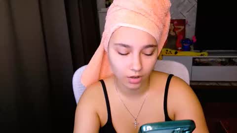 Snapshot of arianna_grend chatting on 10-17-25, 11:13 Arianna online show from 10-17-25, 11:13