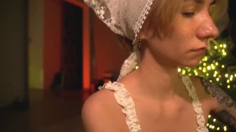 Snapshot of arianna_richi chatting on 12-22-24, 05:23 Olivka online show from 12-22-24, 05:23