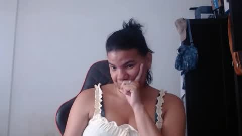 Snapshot of ariannaloovel chatting on 07-15-26, 05:18 ariannaloovel online show from 07-15-26, 05:18