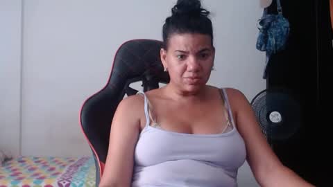 Snapshot of ariannaloovel chatting on 07-17-26, 05:18 ariannaloovel online show from 07-17-26, 05:18