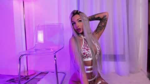 Snapshot of ariannaxo_ chatting on 06-01-26, 05:20 Arianna online show from 06-01-26, 05:20