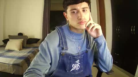 Snapshot of ariaskeylor04 chatting on 03-17-26, 06:06 Keylor online show from 03-17-26, 06:06