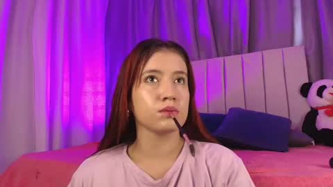 Snapshot of aribrunnet_ chatting on 01-21-25, 11:35 Ari Just Ari online show from 01-21-25, 11:35