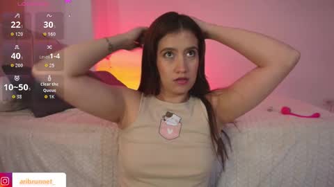 Snapshot of aribrunnet_ chatting on 01-09-26, 08:32 Ari Just Ari online show from 01-09-26, 08:32