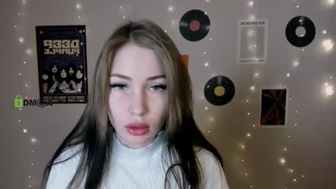 Snapshot of ariel_shadow chatting on 11-22-25, 09:19 ariel_shadow online show from 11-22-25, 09:19