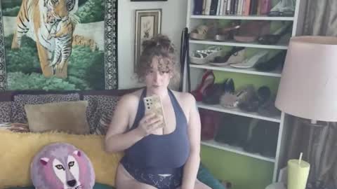 Arielle Ari online show from 11-07-25, 05:57