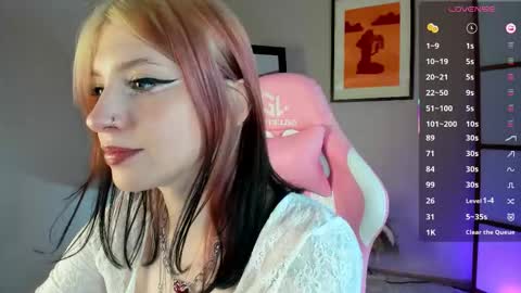 Snapshot of arielabradberry chatting on 09-10-25, 02:50 Ariel online show from 09-10-25, 02:50