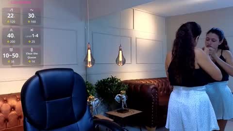 Snapshot of arielblossom____ chatting on 02-19-26, 12:01 arielblossom____ online show from 02-19-26, 12:01