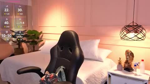 Snapshot of arielblossom____ chatting on 02-25-26, 12:04 arielblossom____ online show from 02-25-26, 12:04