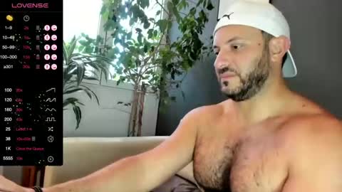 Snapshot of arielenbsas chatting on 01-10-25, 10:46 Ariel online show from 01-10-25, 10:46