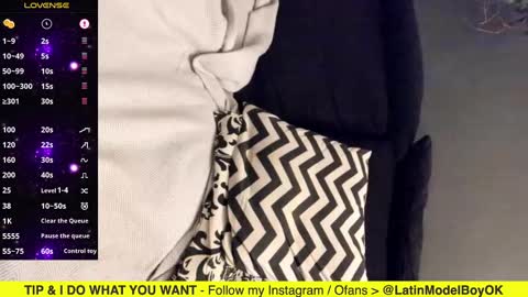 Snapshot of arielenbsas chatting on 02-17-25, 08:09 Ariel online show from 02-17-25, 08:09