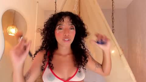 Snapshot of ariella_ruiz chatting on 02-14-25, 06:51 A R I online show from 02-14-25, 06:51