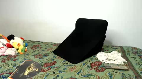 Ariel Starfish online show from 12-12-24, 02:04