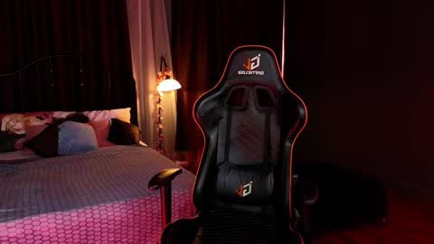 Adele online show from 03-03-26, 04:24