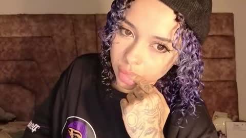 Snapshot of arikatorres chatting on 02-26-26, 02:10 Arin online show from 02-26-26, 02:10